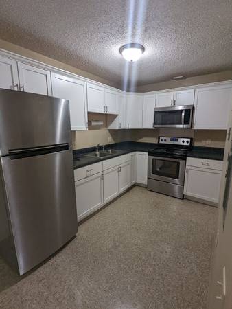 2 bedroom 1 bath apartment available – Tipton, MO