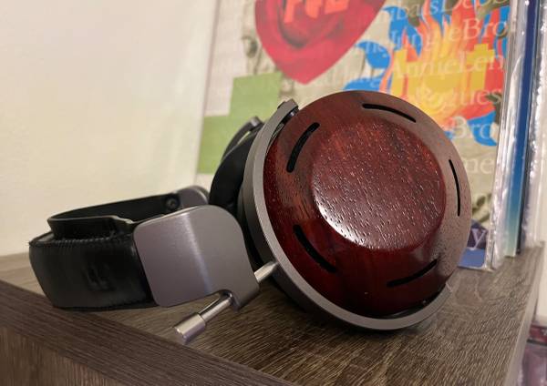 Beautiful, Audiophile level Hi-Fi Headphones. ZMF Eikon !