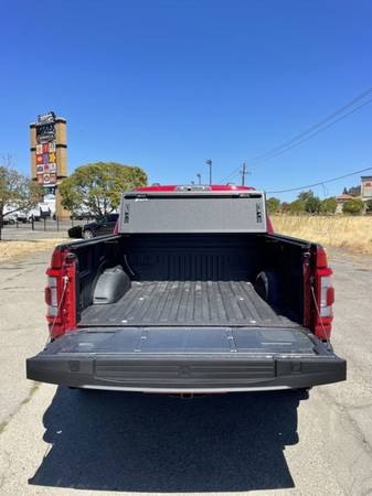 **GEN 3 RAPTOR** 2021 FORD F-150 RAPTOR, LIKE NEW, BEDCOVER AND LINER