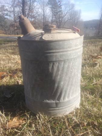 Antique gas can