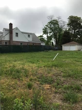 VACANT LAND IN BAYSWATER! EXCELLENT LOCATION!