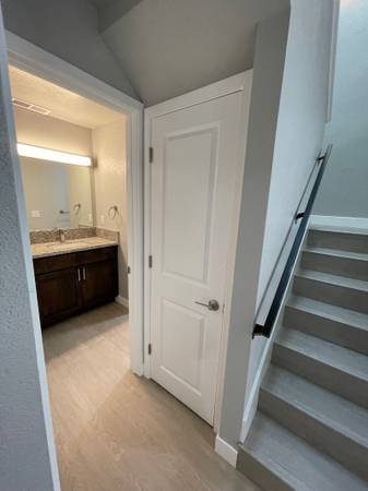 Must See Spacious Remodeled Townhouses