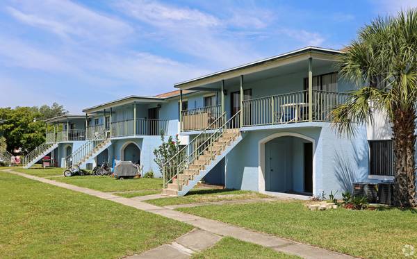 Laundry Facilities, Cable/Satellite, Washer/Dryer Hookup