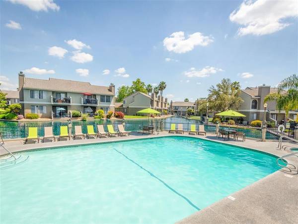 Walk-In Closet, Tennis Court, Community Clubhouse