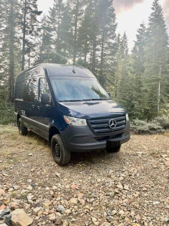 2022 4×4 Sprinter Crew Van 144