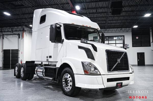 2013 Volvo VNL670 Sleeper