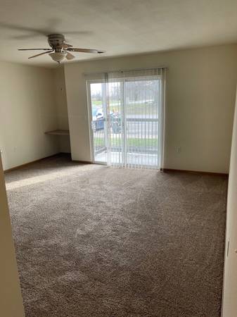 We think you will look SO good in this spacious 1 bdrm home at WCIN!