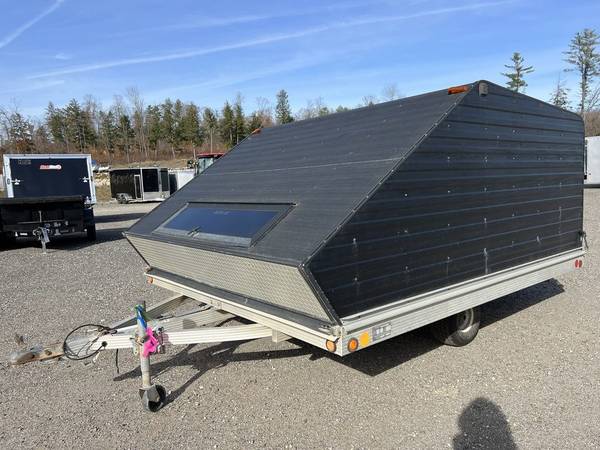 1997 Newman 101×10 Aluminum Tilt Deck 2 Place Snowmobile Trailer