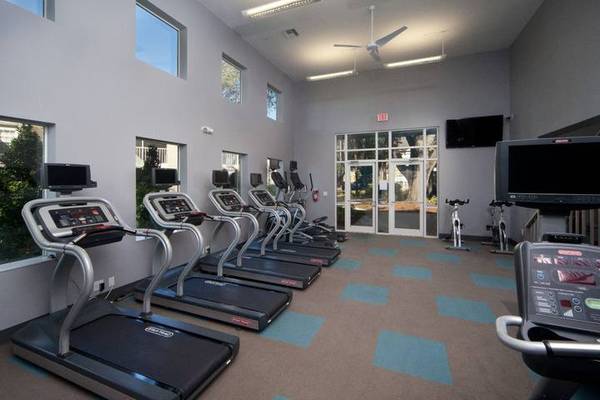 Private Balconies, Strength and Cardio Room, Clubroom