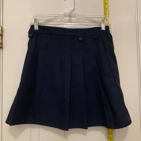 Girls Nautica Size 16 Regular & Izod Size 14 Regular Skirts (2) Total