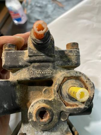 BENDIX RELAY VALVE T-5008328, T-5008329