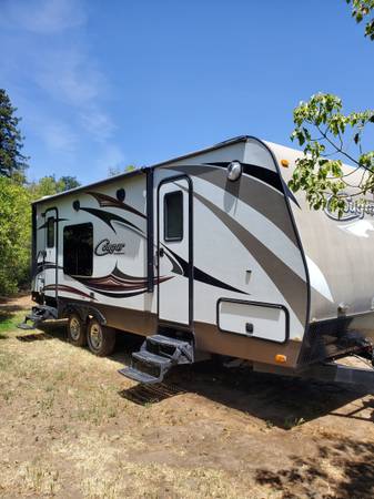 Travel Trailer, 2015 Keystone Cougar 24RKSWE 1/2 ton series