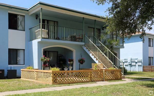 Tennis Court, Pool, On-site Maintenance