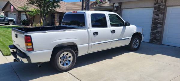 ????????Gmc Sierra 2006 1500 crew cab 68000 low original miles