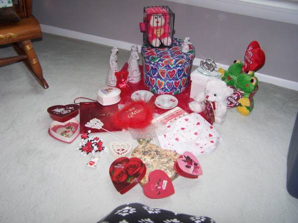 VALENTINE DECORATIONS