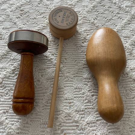 Vintage Thread spools& Sock Menders Boyer Needle Container