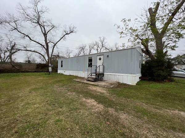 2 Bedroom, 1 Bath Mobile Home For Rent