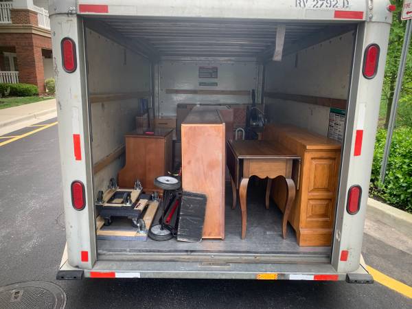 CHEAP TRASH REMOVALS/ STORE PICKUPS/ SMALL MOVES 80$ PER LOAD