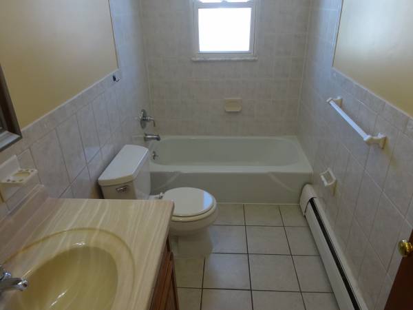 2 Bedroom Apartment $1254 Heat and Hot Water New London, CT