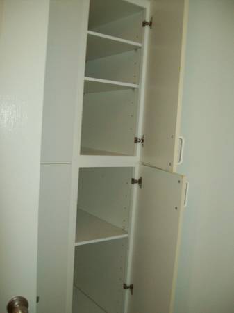 Gas Appliances, Walk in Closets, Washer and Dryer in Unit, Fireplace