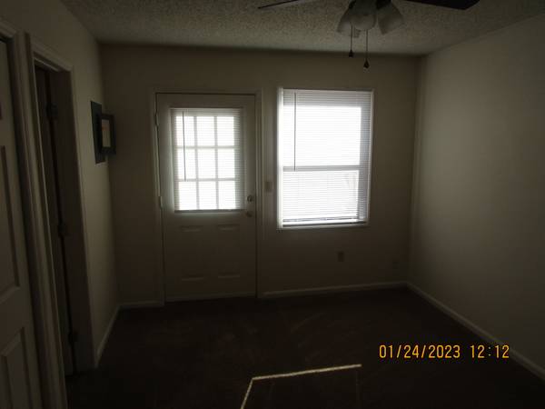 Village Park Townhome #739 – 1 Br, 1 Bath Unit – $670.