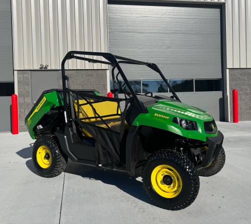 2022 John Deere Gator XUV 560