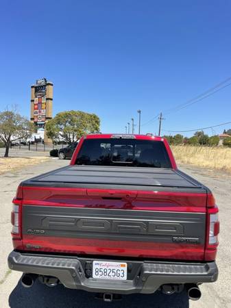 **GEN 3 RAPTOR** 2021 FORD F-150 RAPTOR, LIKE NEW, BEDCOVER AND LINER