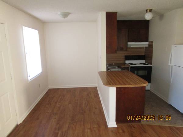 Village Park Townhome #739 – 1 Br, 1 Bath Unit – $670.