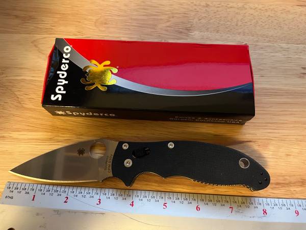 SPYDERCO Manix 2 NIB !