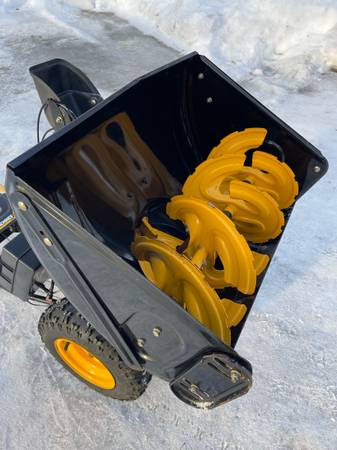 MTD Yard Machine Snowblower 10.5/26