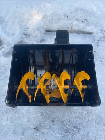 MTD Yard Machine Snowblower 10.5/26