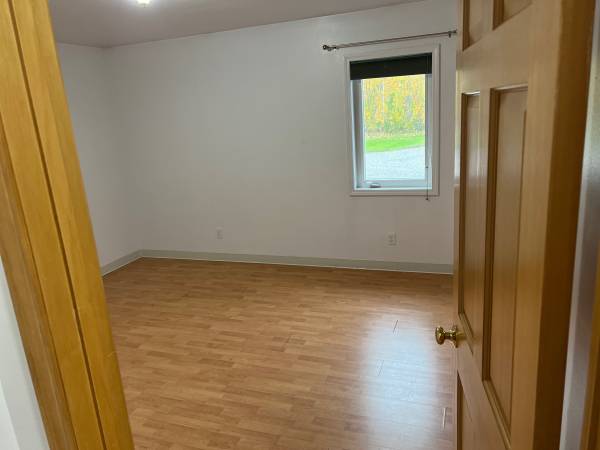 2br Very Clean, Quiet place Quality built, free heat