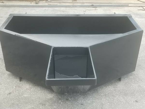 NEW SKID STEER CONCRETE BUCKET / HOPPER / SKIDSTEER CEMENT BUCKET NEW