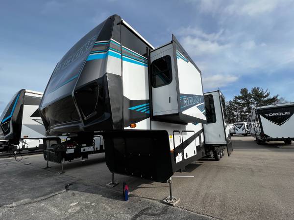 2023 Heartland Cyclone 4006 Toy Hauler RV 5th Wheel SAVE $20,000!