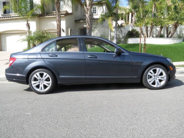 2011 Mercedes Benz C300 ** Only 64K Miles ** Super Clean ** Must See