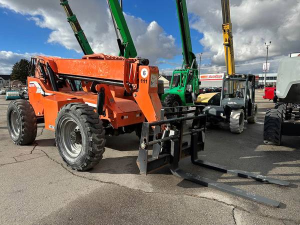 Telehandler Forklift 2005 SkyTrak 6036 4x4x4 6,000 LB 36′ Reach Diesel