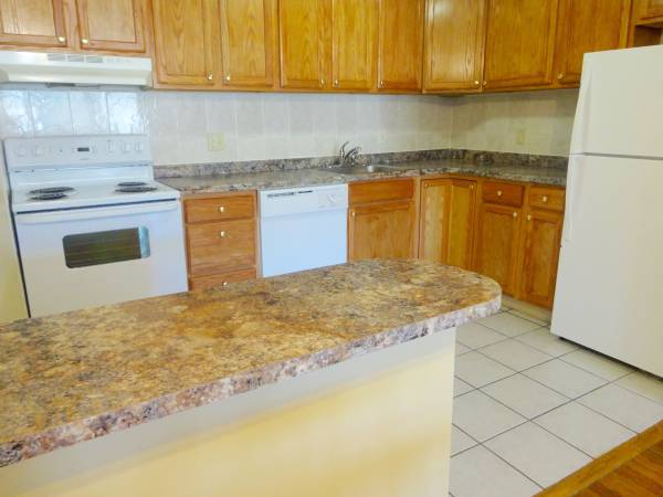 2 Bedroom Apartment $1254 Heat and Hot Water New London, CT