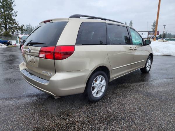 2005 Toyota Sienna AWD Leather and loaded only 160k miles