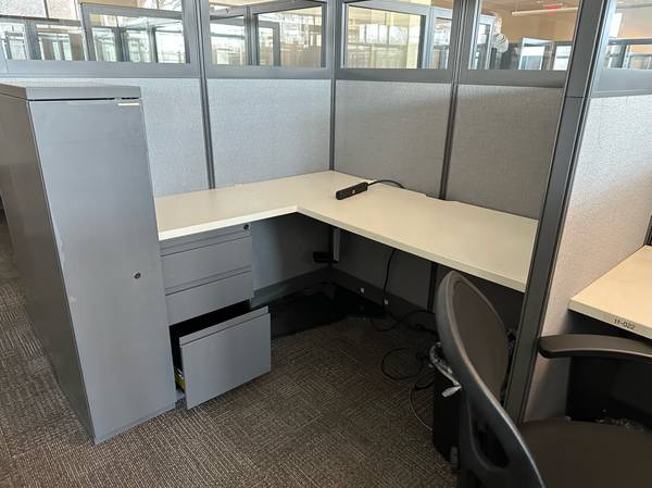 Haworth Uni-group Too Workstations w/ Glass Tops For SALE!