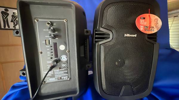 BillBoard pair 2,400 watt bluetooth speakers