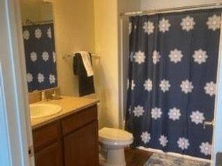 Handicap Accessible, Full size Washer/Dryer, 9 foot Ceilings