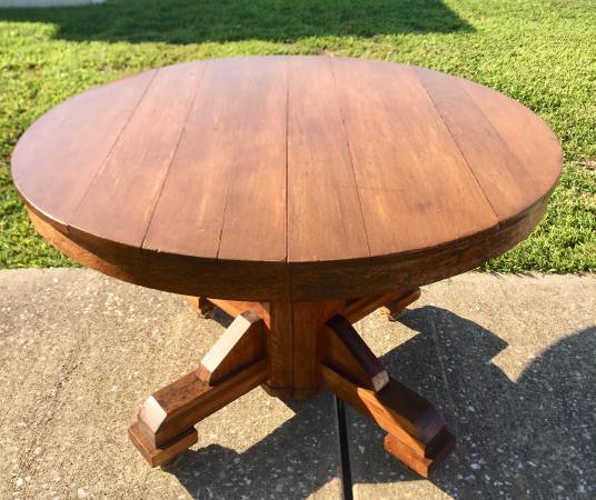 (REDUCED AGAIN ) ANTIQUE OAK DINING TABLE