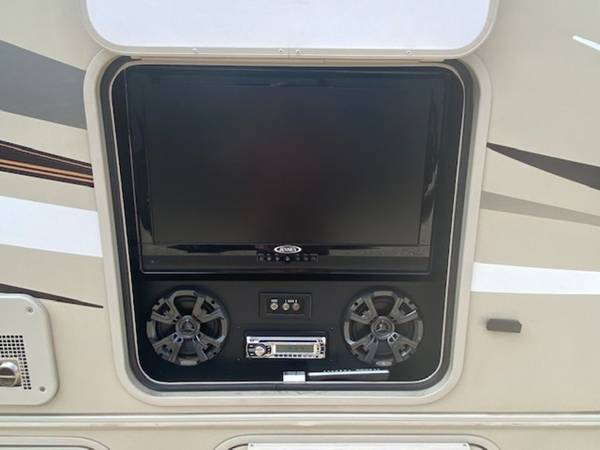 2014 Coachmen Prism 24G SKU:C23395 V6