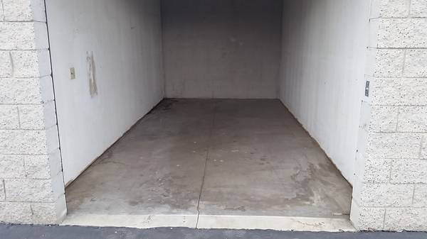 Self Storage Unit 11×21 Clean ….