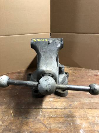 Reed 205R 5” Swivel Vise