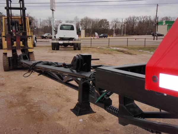 1985 Half Round Clements Pup Trailer