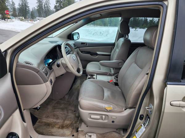 2005 Toyota Sienna AWD Leather and loaded only 160k miles