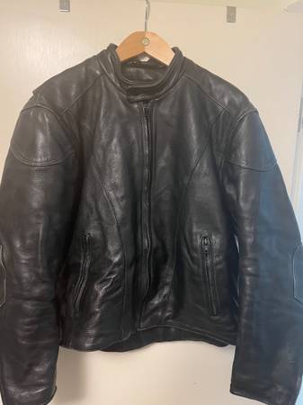 LEATHER MOTORCYCLE JACKET w/ quilted lining!