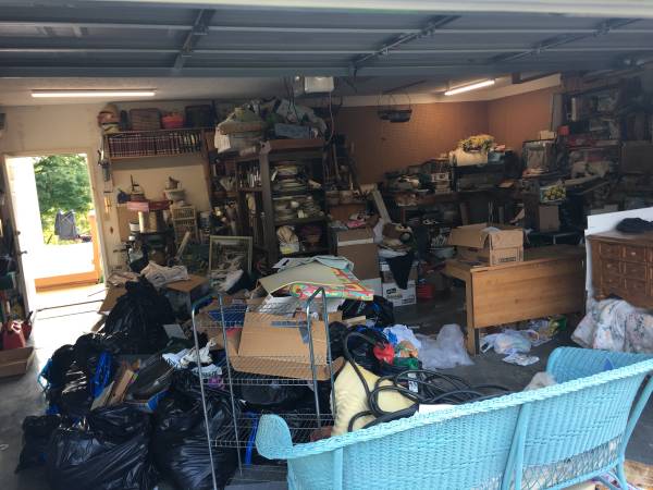 ****HELPING HAND PROPERTY CLEAN OUT ,GARAGE ,JUNK REMOVAL *** ****