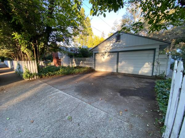 Large One Bed/One Bath w/garage option